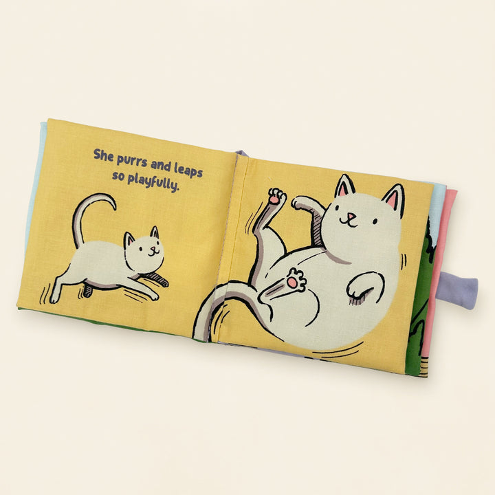 Jellycat Mummy Loves Me, Page Close Up