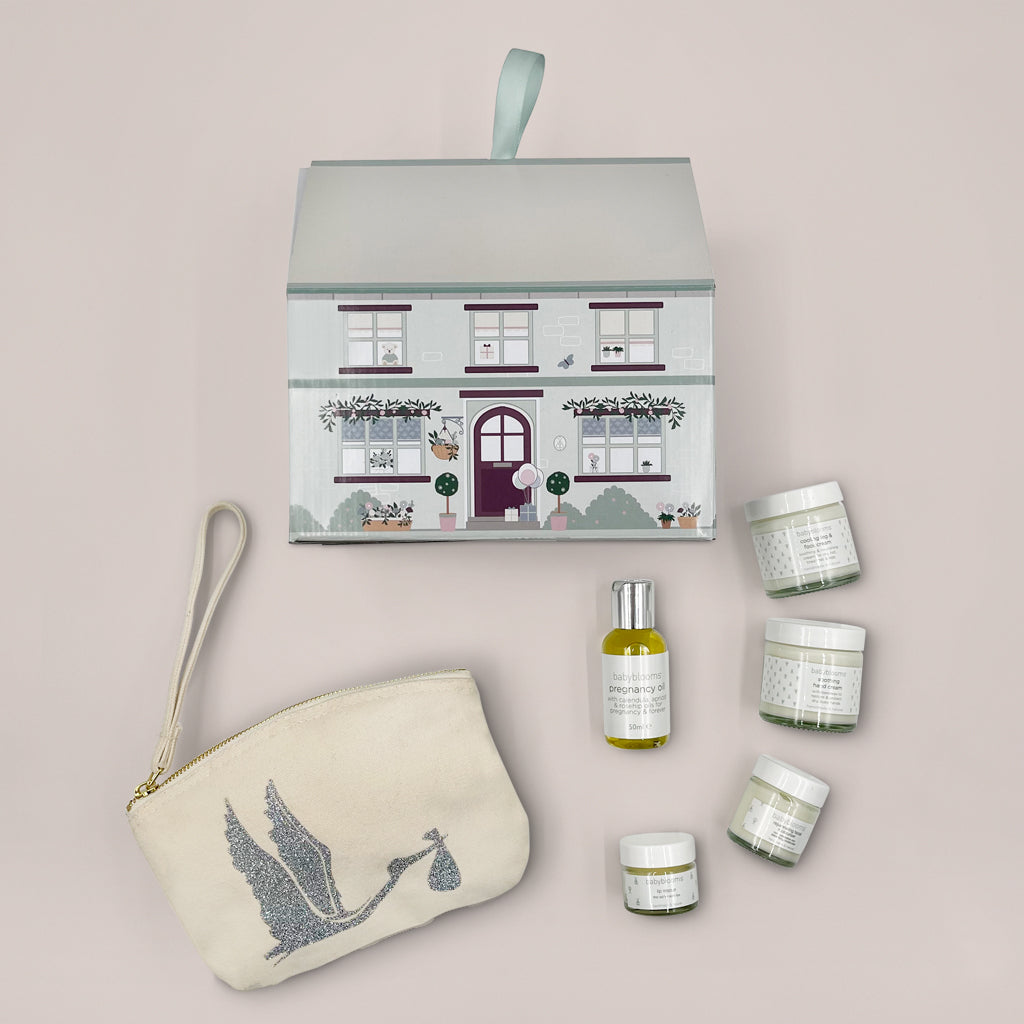 Mum To Be Skincare Pouch & Balloons Duo Set