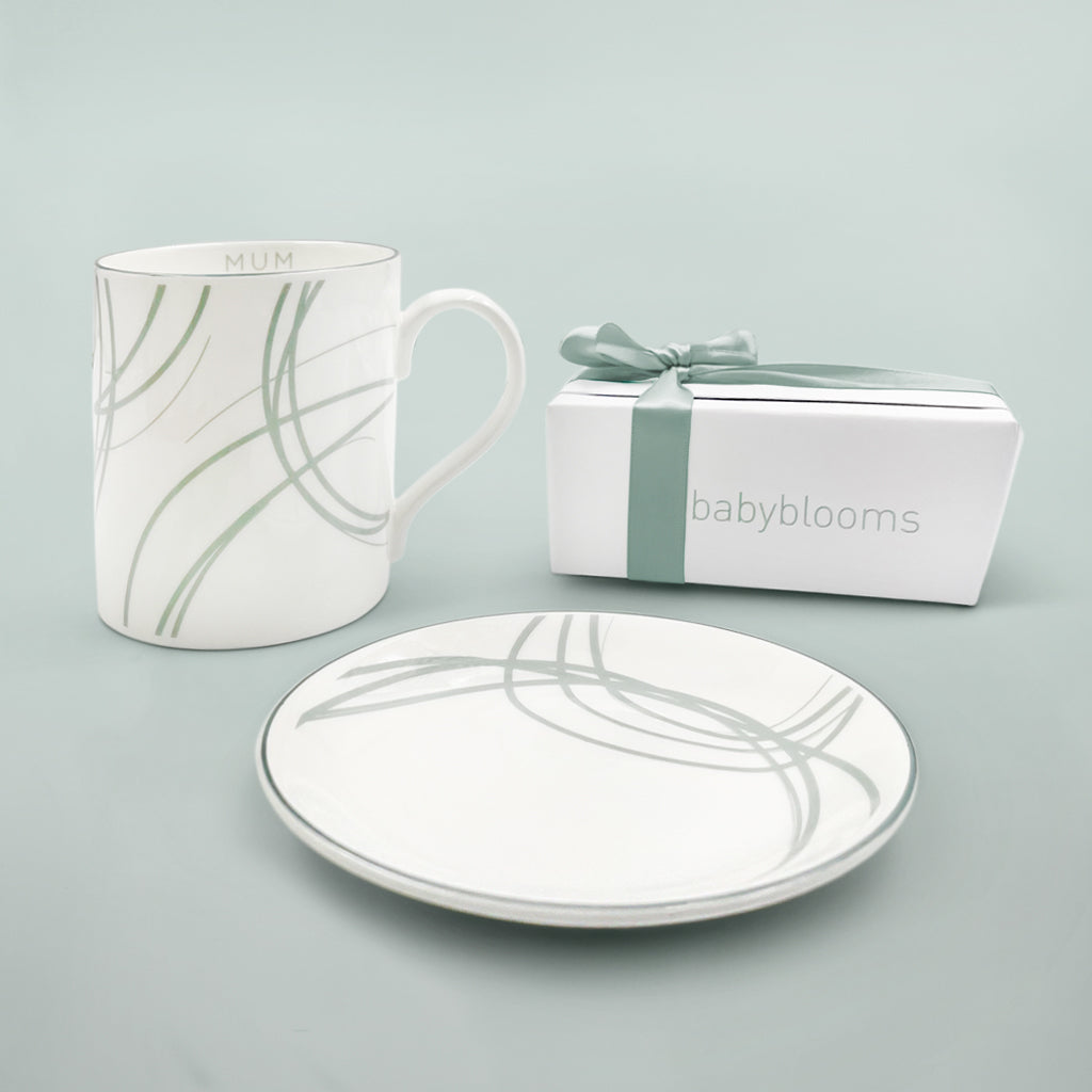 Mum's Fine Bone China Mug and Coaster Gift Set with Chocolates